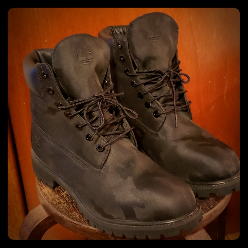 Timberland "ghost-camo" construction boots